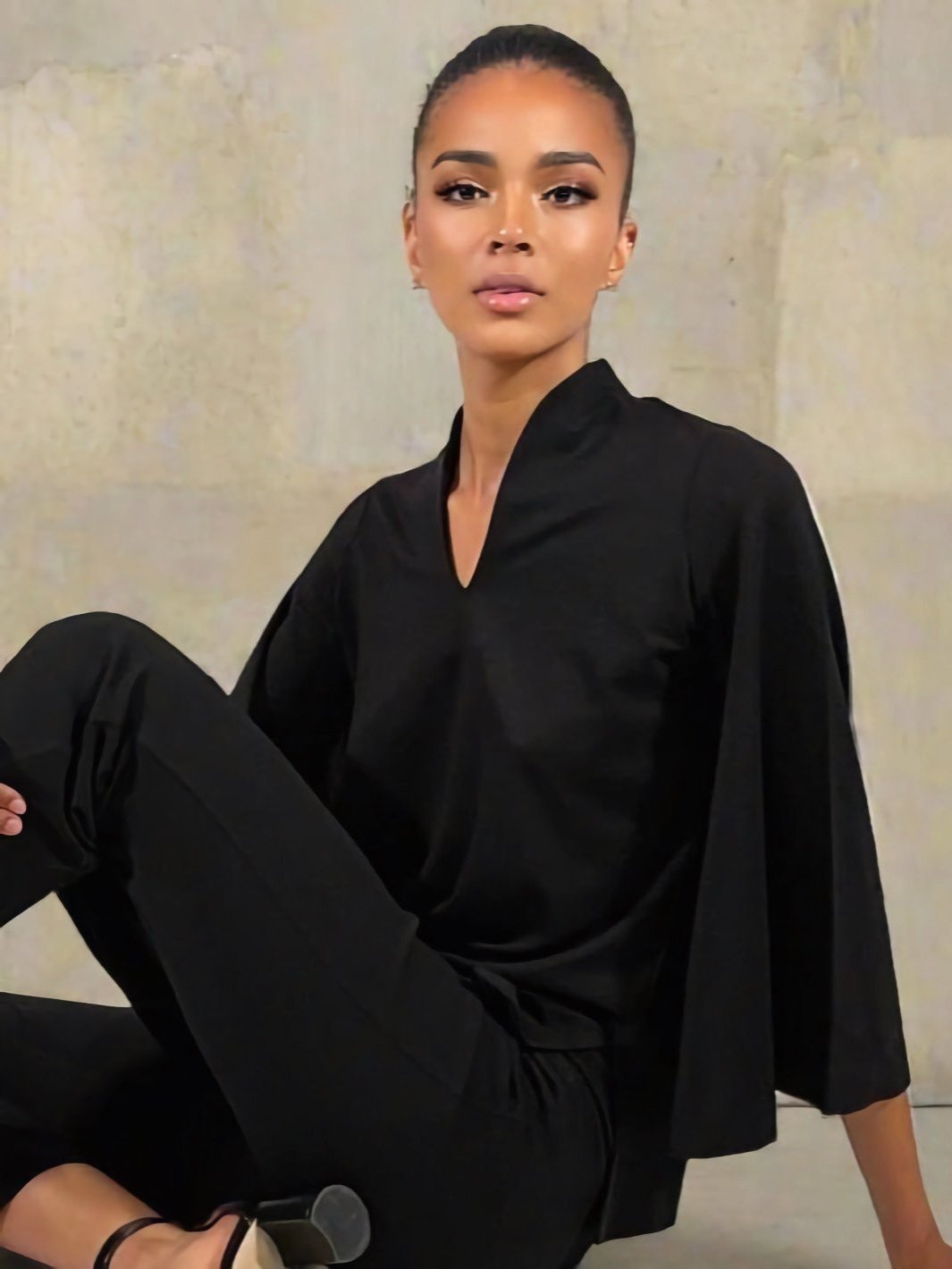 Flutter Sleeve Lightweight Stretch Knit Tunic - The Waverly - DuetteNYC